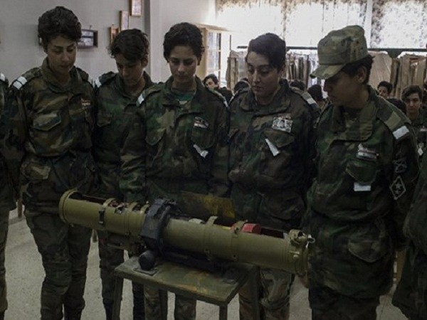 Hình ảnh tiểu đoàn nữ binh Syria khiến phiến quân khủng bố khiếp vía ảnh 3 Hình ảnh tiểu đoàn nữ binh Syria khiến phiến quân khủng bố khiếp vía ảnh 3