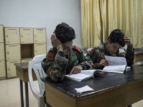 Hình ảnh tiểu đoàn nữ binh Syria khiến phiến quân khủng bố khiếp vía ảnh 5 Hình ảnh tiểu đoàn nữ binh Syria khiến phiến quân khủng bố khiếp vía ảnh 5
