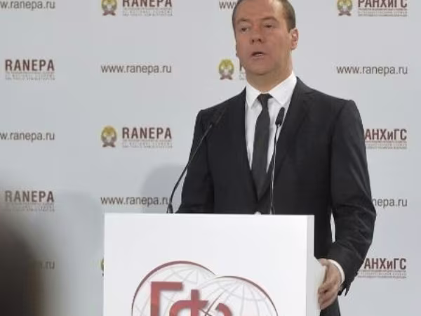 Thủ tướng Medvedev: 2015 - thời điểm khó khăn nhất đối với nền kinh tế Nga  ảnh 1 Thủ tướng Medvedev: 2015 - thời điểm khó khăn nhất đối với nền kinh tế Nga  ảnh 1