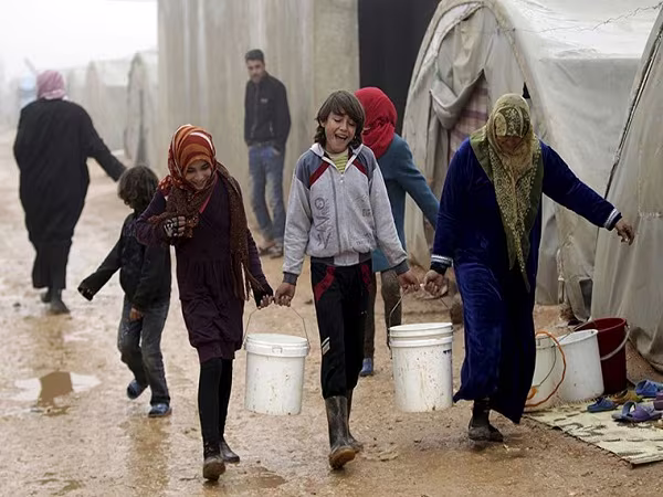 Người dân Syria khốn cùng trong đói khát, chết chóc, thời tiết khắc nghiệt ảnh 7