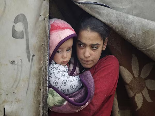 Người dân Syria khốn cùng trong đói khát, chết chóc, thời tiết khắc nghiệt ảnh 8