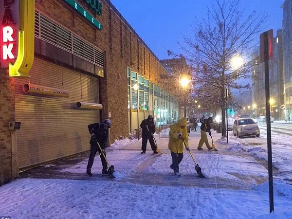 Mỹ chìm trong bão tuyết lớn nhất trong lịch sử ảnh 3