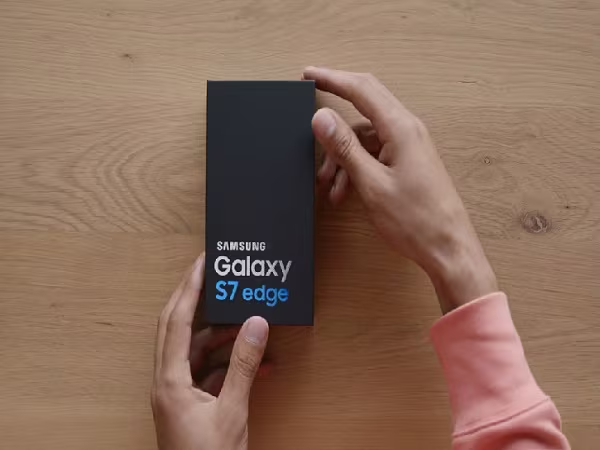 Samsung tung quảng cáo "độc đáo" cho Galaxy S7 và S7 edge ảnh 1 Samsung tung quảng cáo "độc đáo" cho Galaxy S7 và S7 edge ảnh 1
