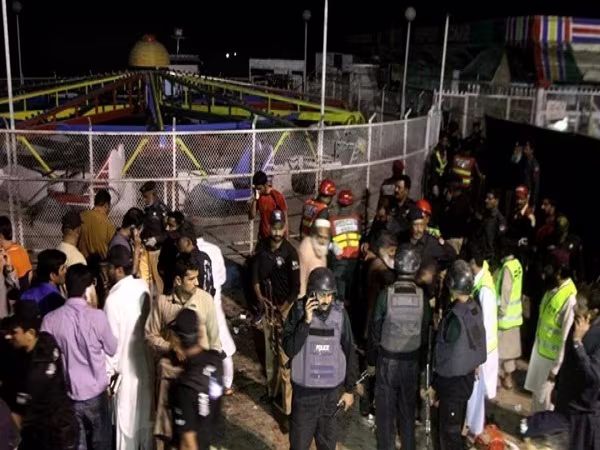 Pakistan: Đánh bom kinh hoàng trong ngày lễ Phục sinh, hàng trăm người thương vong ảnh 3 Pakistan: Đánh bom kinh hoàng trong ngày lễ Phục sinh, hàng trăm người thương vong ảnh 3