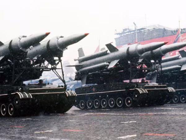 Nga bất ngờ triển khai số lượng khủng tàu ngầm áp sát bờ biển Anh  ảnh 2 Nga bất ngờ triển khai số lượng khủng tàu ngầm áp sát bờ biển Anh  ảnh 2