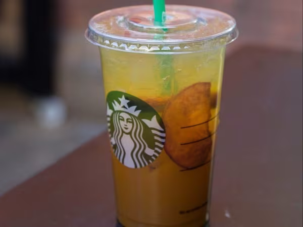 Starbucks bị kiện vì trong đồ uống có quá nhiều đá lạnh ảnh 1 Starbucks bị kiện vì trong đồ uống có quá nhiều đá lạnh ảnh 1