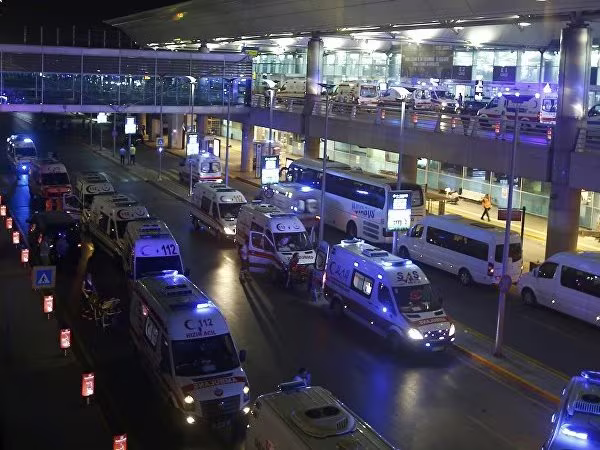 Vụ đánh bom ở Ataturk nhằm phá vỡ nỗ lực của Ankara muốn hàn gắn quan hệ với Nga ảnh 1