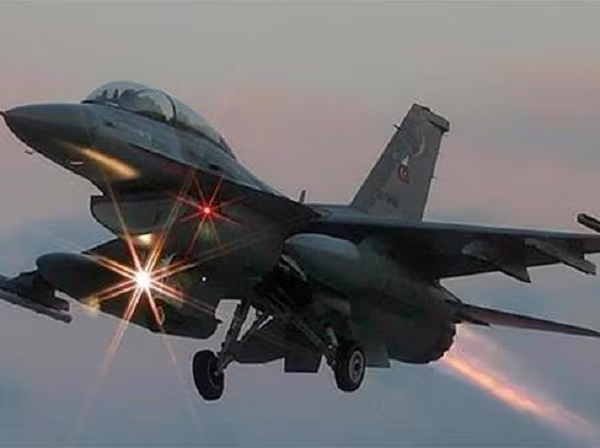 Chiến đấu cơ Ankara dội bom tiêu diệt nhiều chỉ huy cấp cao PKK ở Iraq ảnh 1