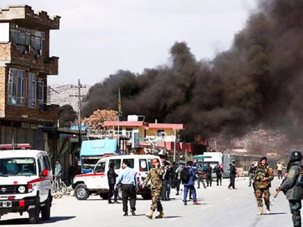 Bệnh viện quân đội lớn nhất ở Afghanistan bị tấn công ảnh 1 Bệnh viện quân đội lớn nhất ở Afghanistan bị tấn công ảnh 1