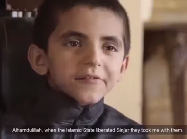 Phiến quân IS nhí người Mỹ gửi thông điệp ớn lạnh đến Tổng thống Trump ảnh 1 Phiến quân IS nhí người Mỹ gửi thông điệp ớn lạnh đến Tổng thống Trump ảnh 1