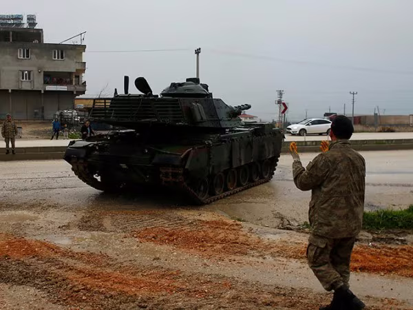 Thị trấn Thổ Nhĩ Kỳ gần biên giới Syria bị dội tên lửa, hàng chục người thương vong ảnh 1 Thị trấn Thổ Nhĩ Kỳ gần biên giới Syria bị dội tên lửa, hàng chục người thương vong ảnh 1