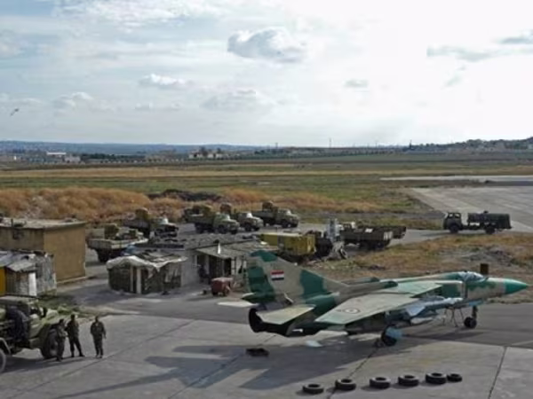 Không quân Syria chuyển máy bay về căn cứ sau cuộc tấn công của Mỹ ảnh 1 Không quân Syria chuyển máy bay về căn cứ sau cuộc tấn công của Mỹ ảnh 1