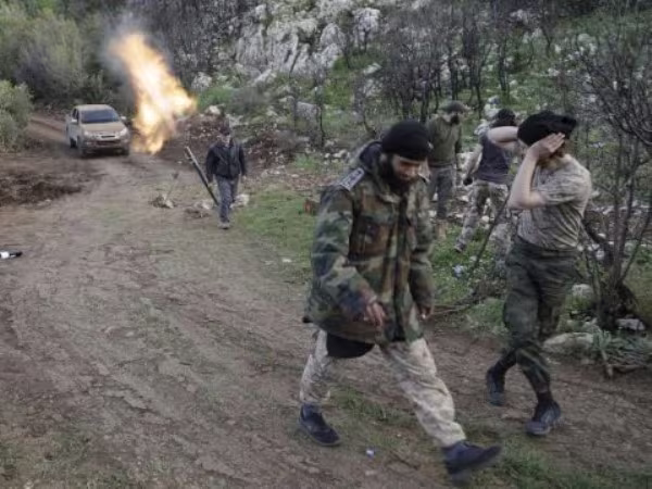 Nga: Phiến quân sát hại 18 binh sĩ Syria ở bắc Latakia ảnh 1