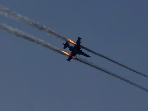Không quân Iraq dội bom trúng cuộc họp chỉ huy của IS tại Syria ảnh 1 Không quân Iraq dội bom trúng cuộc họp chỉ huy của IS tại Syria ảnh 1