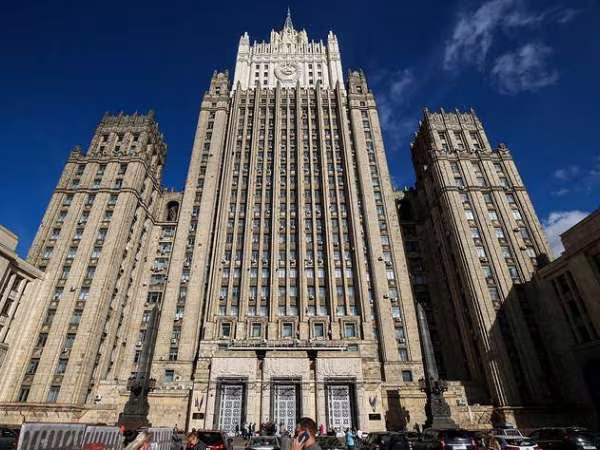 Nga "hiển nhiên" không phải xem xét hay phản ứng việc Ukraine phản đối chuyến thăm Crimea của ông Putin ảnh 1 Nga "hiển nhiên" không phải xem xét hay phản ứng việc Ukraine phản đối chuyến thăm Crimea của ông Putin ảnh 1