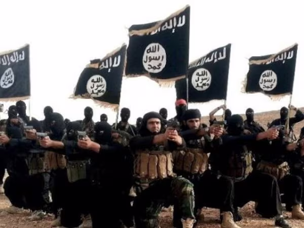 IS phản công tái chiếm thành phố Albukamal của Syria ảnh 1