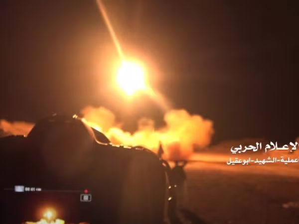 Houthi nã tên lửa đạn đạo Qasef-K2 vào sân bay Abha của Saudi Arabia? ảnh 1 Houthi nã tên lửa đạn đạo Qasef-K2 vào sân bay Abha của Saudi Arabia? ảnh 1