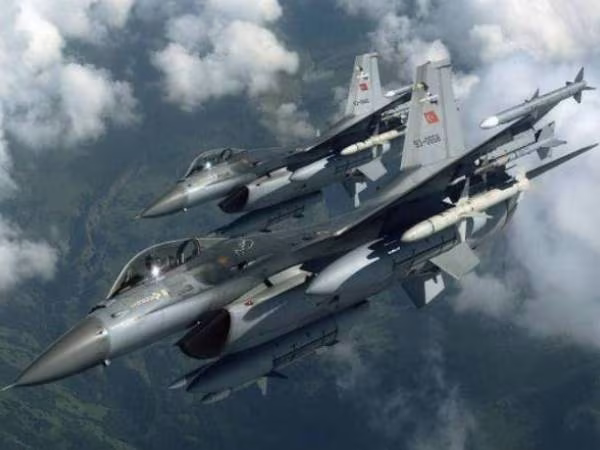Chiến đấu cơ Thổ Nhĩ Kỳ quần thảo bắc Raqqa, báo động một cuộc tấn công sắp xảy ra ảnh 1 Chiến đấu cơ Thổ Nhĩ Kỳ quần thảo bắc Raqqa, báo động một cuộc tấn công sắp xảy ra ảnh 1