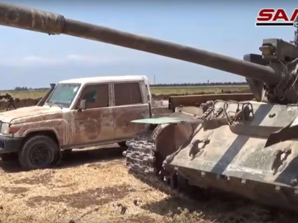 SAA thu giữ lượng lớn thiết bị quân sự hạng nặng do IS bỏ lại ở Hama ảnh 1