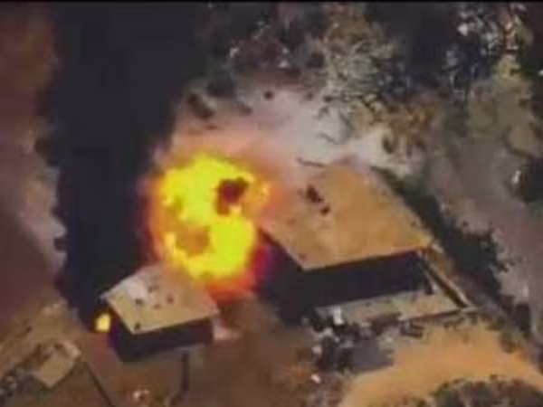 Không quân Nga dội bom thổi bay nhiều căn cứ của phiến quân ở Nam Idlib ảnh 1