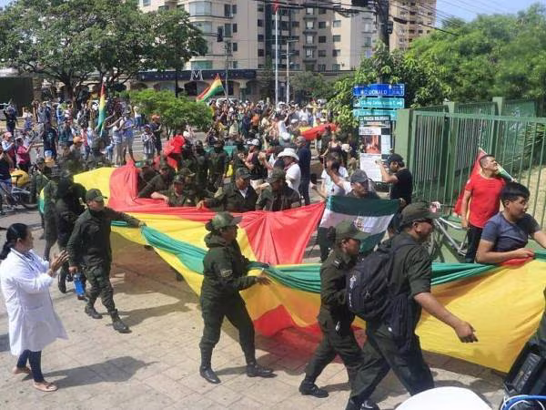 Ông Morales chỉ trích tuyên bố là tổng thống lâm thời của bà Anez ảnh 1