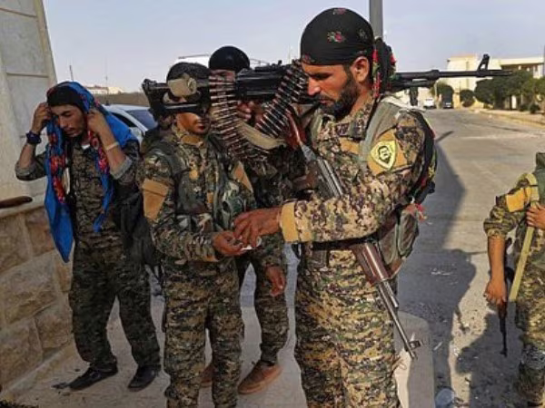 Được SAA hỗ trợ, SDF phát động cuộc phản công lớn ở Đông Bắc Syria ảnh 1 Được SAA hỗ trợ, SDF phát động cuộc phản công lớn ở Đông Bắc Syria ảnh 1