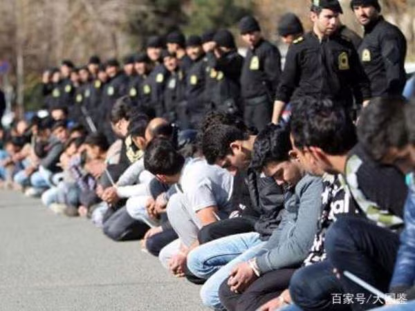 Iran tuyên bố bắt giữ 8 người có liên kết với CIA trong bạo loạn ảnh 1 Iran tuyên bố bắt giữ 8 người có liên kết với CIA trong bạo loạn ảnh 1