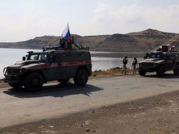 SDF đồng ý cho quân đội Nga tiến vào một số khu vực ở Raqqa, Hasakah ảnh 1