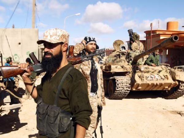Quân đội Quốc gia Libya tuyên bố phá hủy xe bọc thép của Thổ Nhĩ Kỳ gần Tripoli ảnh 1 Quân đội Quốc gia Libya tuyên bố phá hủy xe bọc thép của Thổ Nhĩ Kỳ gần Tripoli ảnh 1