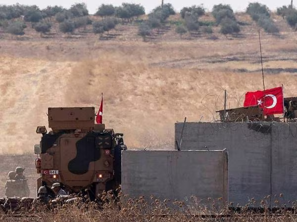 Một đoàn xe quân sự khác của Thổ Nhĩ Kỳ tiếp tục tiến vào Idlib ảnh 1 Một đoàn xe quân sự khác của Thổ Nhĩ Kỳ tiếp tục tiến vào Idlib ảnh 1