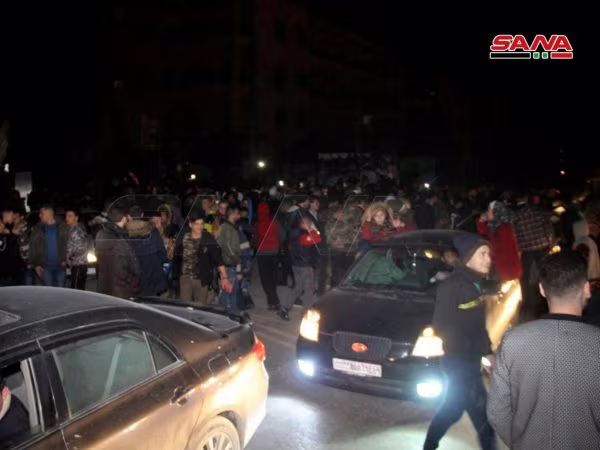 Người dân đổ ra đường ăn mừng chiến thắng của SAA ở Aleppo ảnh 1 Người dân đổ ra đường ăn mừng chiến thắng của SAA ở Aleppo ảnh 1