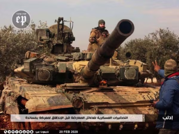 Phiến quân chiếm được xe tăng T-90 của SAA lập tức chuyển ngay cho Thổ Nhĩ Kỳ ảnh 1