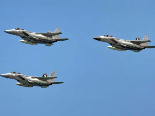 Quân đội Syria đối đầu với các cuộc không kích nghi của Israel ở Homs ảnh 1