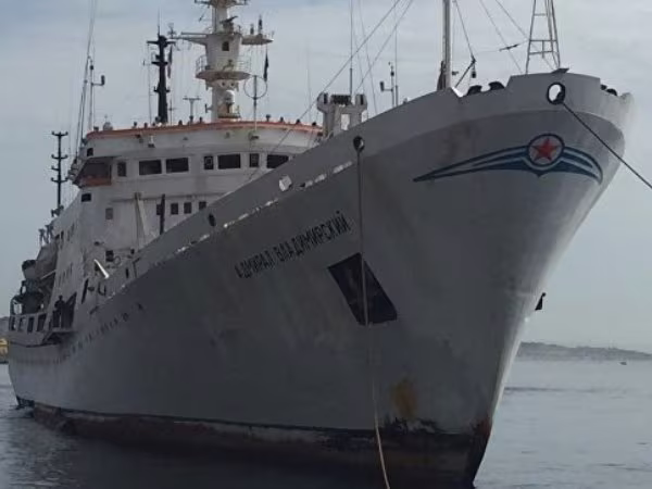 Tàu quân sự Nga chở đầy vũ khí hạng nặng thẳng tiến đến Syria ảnh 1 Tàu quân sự Nga chở đầy vũ khí hạng nặng thẳng tiến đến Syria ảnh 1