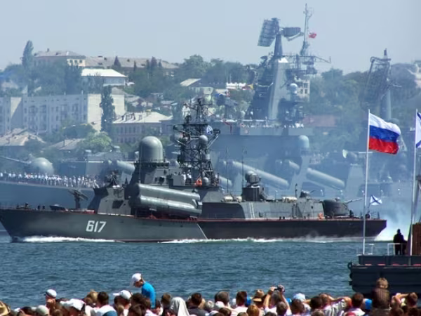Ukraine yêu cầu Nga trả tiền thuê căn cứ Sevastopol trên bán đảo Crimea ảnh 1 Ukraine yêu cầu Nga trả tiền thuê căn cứ Sevastopol trên bán đảo Crimea ảnh 1