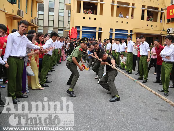 Tăng cường rèn luyện thể chất, phục vụ chiến đấu ảnh 3 Tăng cường rèn luyện thể chất, phục vụ chiến đấu ảnh 3