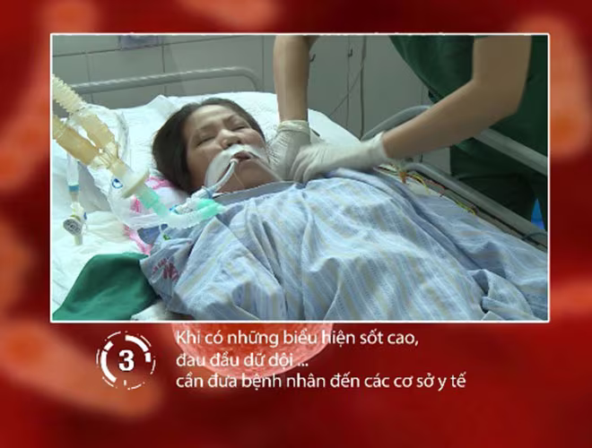 Khi có các biểu hiện như sốt cao, đau đầu dữ dội cần đưa người bệnh đến cơ sở y tế gần nhất để được thăm khám và điều trị Khi có các biểu hiện như sốt cao, đau đầu dữ dội cần đưa người bệnh đến cơ sở y tế gần nhất để được thăm khám và điều trị