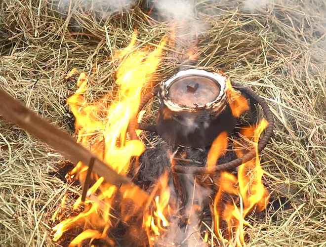 Cơm của đội nào hạt dẻo, thơm và chín đều nhất sẽ giành giải Quán quân. Cơm của đội nào hạt dẻo, thơm và chín đều nhất sẽ giành giải Quán quân.