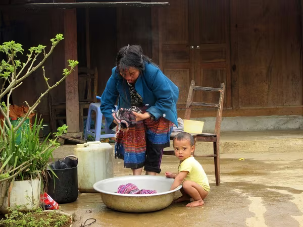 Ánh mắt con trẻ trong veo giữa miền sơn cước Hang Kia ảnh 2 Ánh mắt con trẻ trong veo giữa miền sơn cước Hang Kia ảnh 2