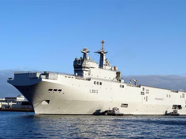 Vụ Mistral: Pháp không bàn giao tàu, Moscow tuyên bố tự đóng ảnh 1