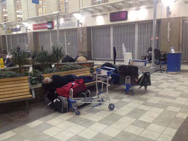 Máy bay của Canada Airline gặp nạn, 22 người bị thương ảnh 3