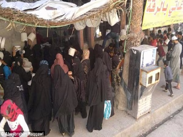 Có hay không cuộc sống thiên đường trong vùng đất IS kiểm soát? ảnh 1