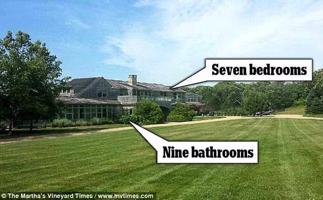 Hé lộ về kỳ nghỉ hè đắt giá của gia đình Tổng thống Obama ảnh 3