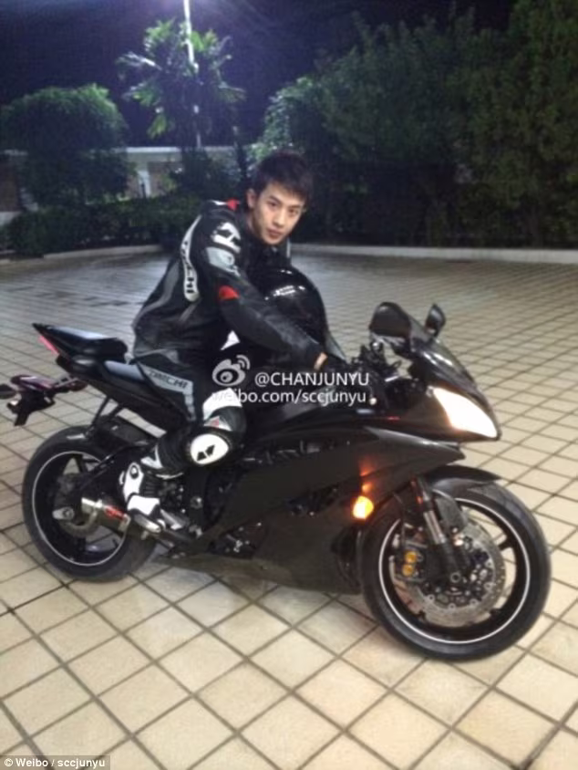 Lối sống trụy lạc của "Hội con nhà giàu Trung Quốc" ảnh 6