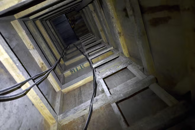 Cận cảnh phòng giam và đường hầm vượt ngục của trùm ma tuý El Chapo ảnh 12