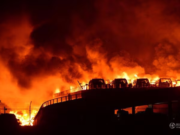 Nổ ở Thiên Tân: Hơn 5.000 xe hơi mới bị thiêu rụi  ảnh 1