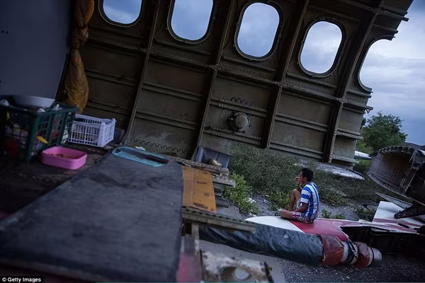 Khám phá cuộc sống bên trong khu "nghĩa địa máy bay" bỏ hoang giữa thủ đô Bangkok ảnh 2