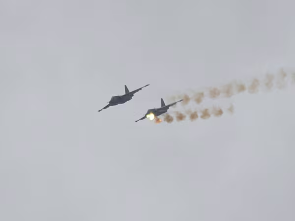 Nga dồn dập không kích, phá hủy 285 mục tiêu IS trong 3 ngày ảnh 1