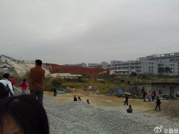 Lở đất ở Trung Quốc, 17 tòa nhà sụp đổ 22 người mất tích ảnh 6 Lở đất ở Trung Quốc, 17 tòa nhà sụp đổ 22 người mất tích ảnh 6