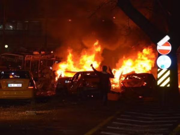 Thổ Nhĩ Kỳ: Đánh bom đẫm máu, ít nhất 32 người thiệt mạng ảnh 1